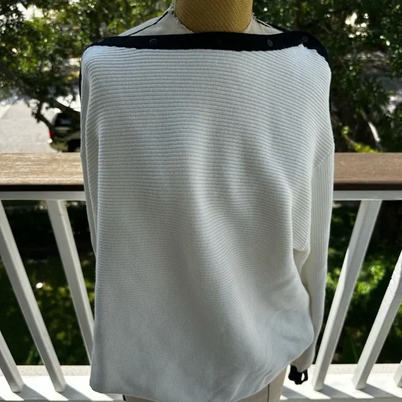 Blanc Noir sweater. Snap detail to wear multiple ways. Excellent preloved cond - Picture 5 of 5